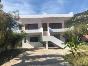 Villa in Kalloni direkt am Meer, tolle Aussicht